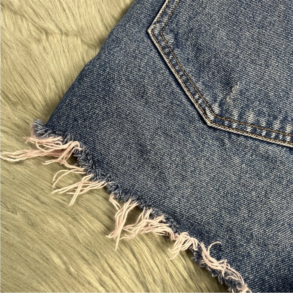 Abercrombie And Fitch Mid Rise Boyfriend Shorts Distressed Denim Pink Dye - Picture 7 of 15